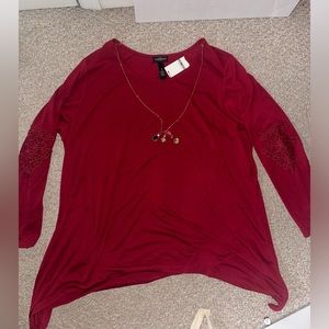 Karen Brooks NWT cranberry colored blouse with lace detail 3X with necklace